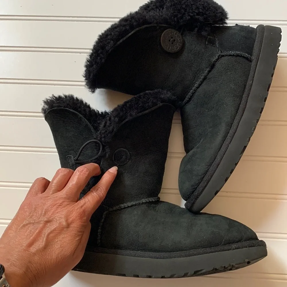UGG Australia Bailey Button Black boot.  Size 6